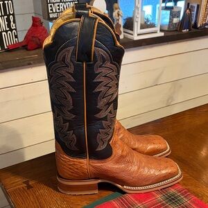 Women’s Justin brand Cowboy Boots!